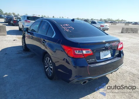 2018 Subaru Legacy 2.5I Premium из США, поврежденный, VIN 4S3BNAF69J3002969